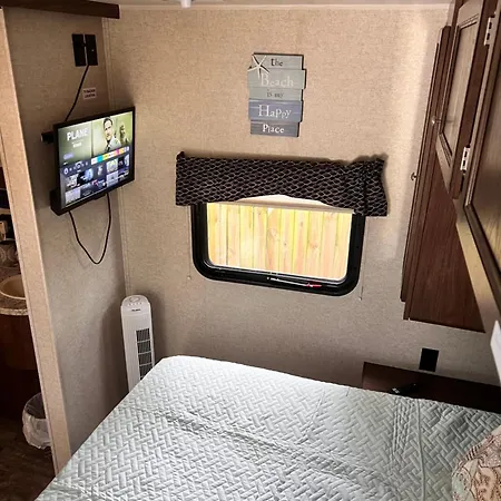 Rv Camper Paradise On The Wheels In Clearwater Beaches Largo Exterior photo
